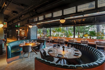 Restaurant on-premise at Urbanica The Euclid