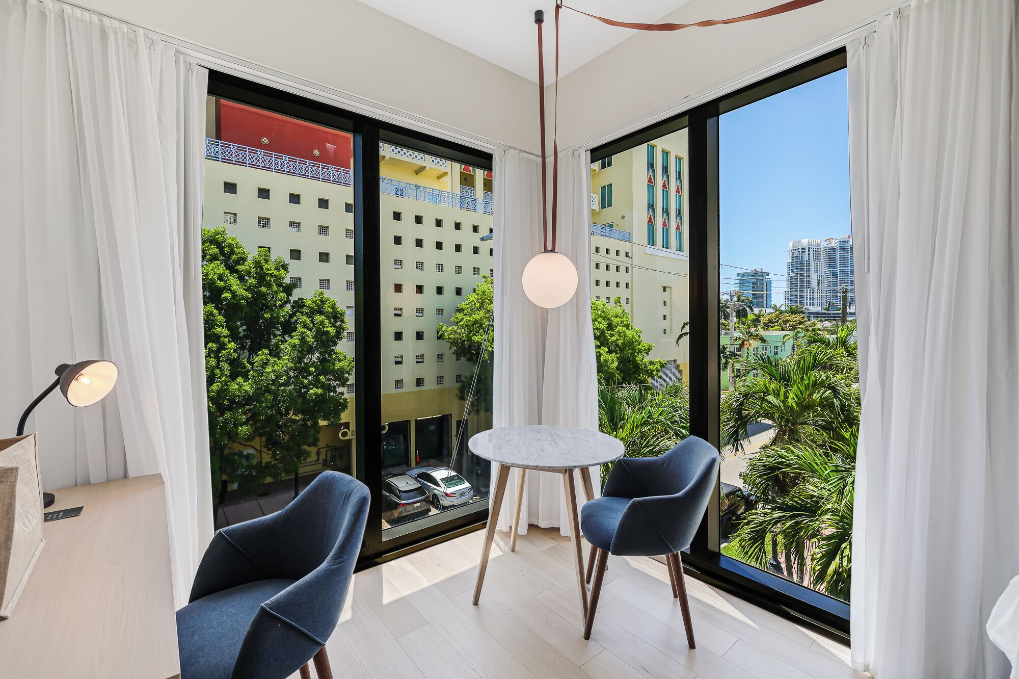 studio, 1 queen bed | minibar, in-room safe, desk, laptop workspace