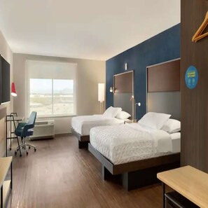 Escrivaninha, espaço de trabalho para notebook, cortinas blackout