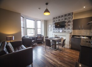 Apartment, 2 Bedrooms (A) | Living area - 50 Bootham Crescent (York)