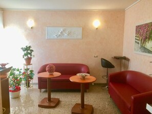 Àrea amb seients del vestíbul