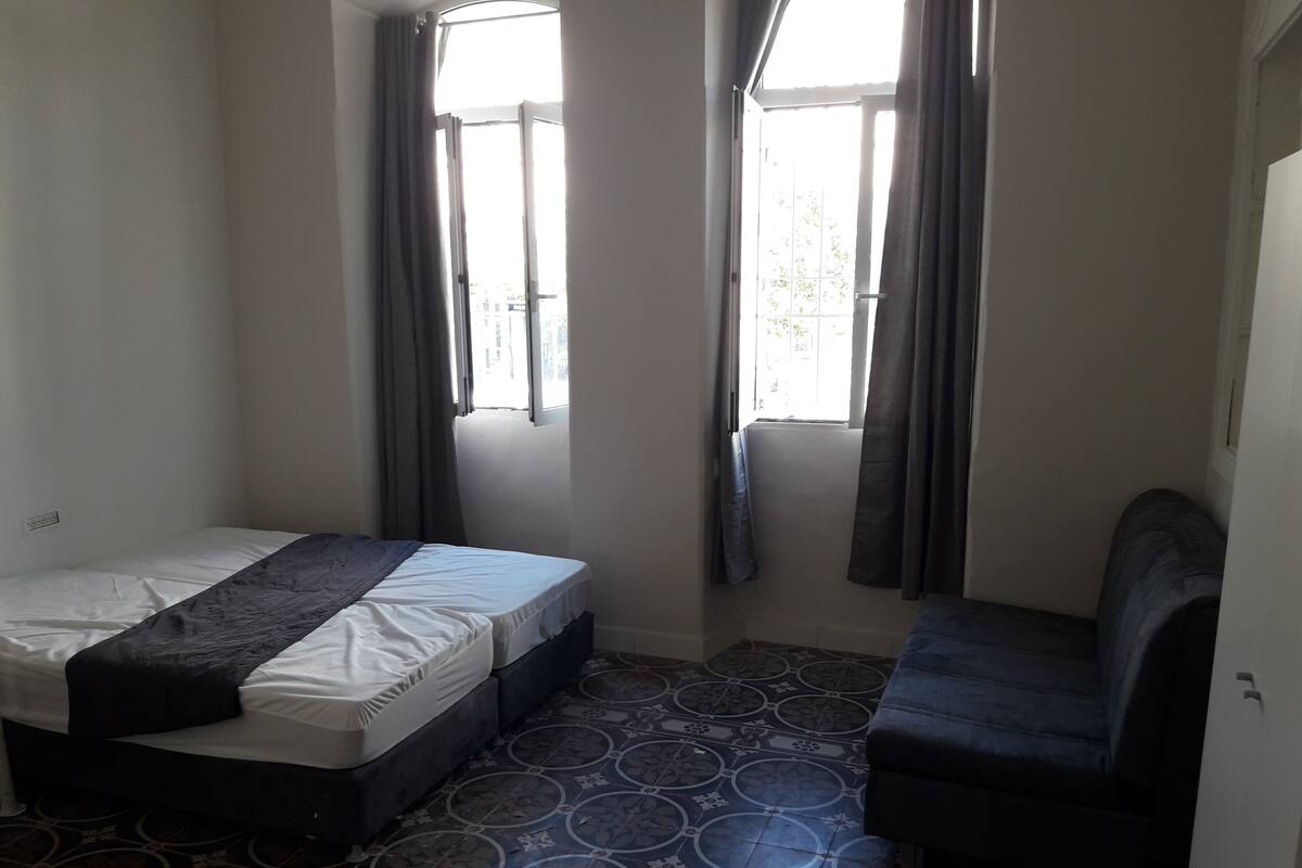 Iron/ironing board, free WiFi, bed sheets