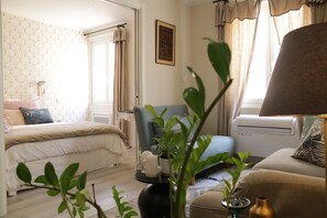 1 chambre, bureau, fer et planche à repasser, Wi-Fi gratuit