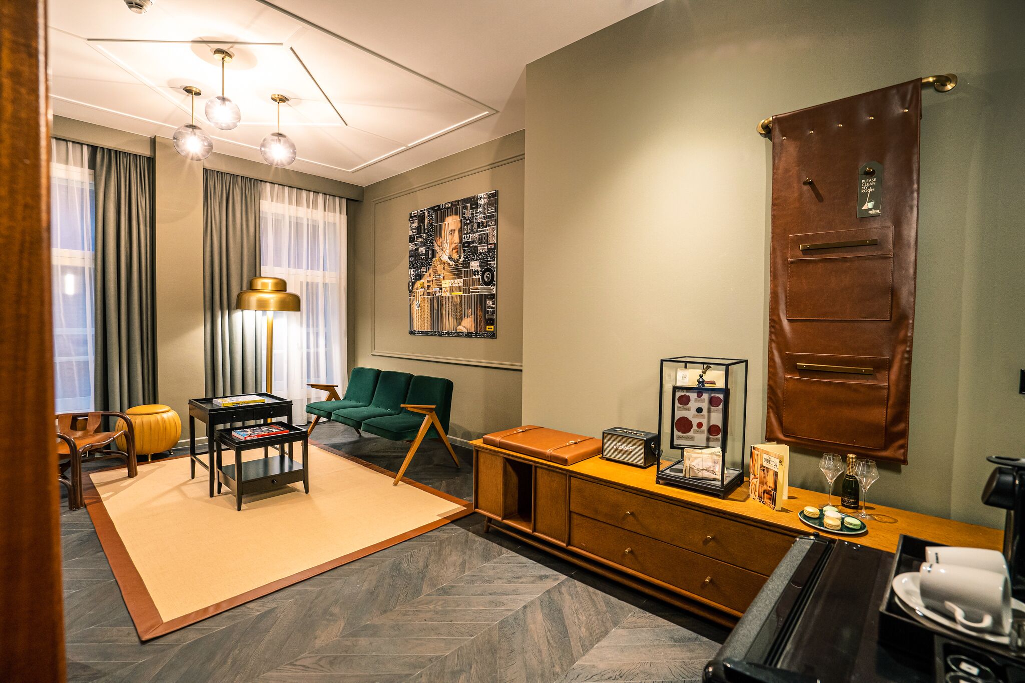 deluxe duplex | living area | flat-screen tv