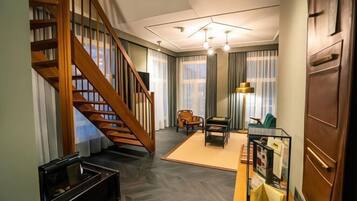 Zimmersafe, Schreibtisch, Bügeleisen/Bügelbrett, kostenloses WLAN