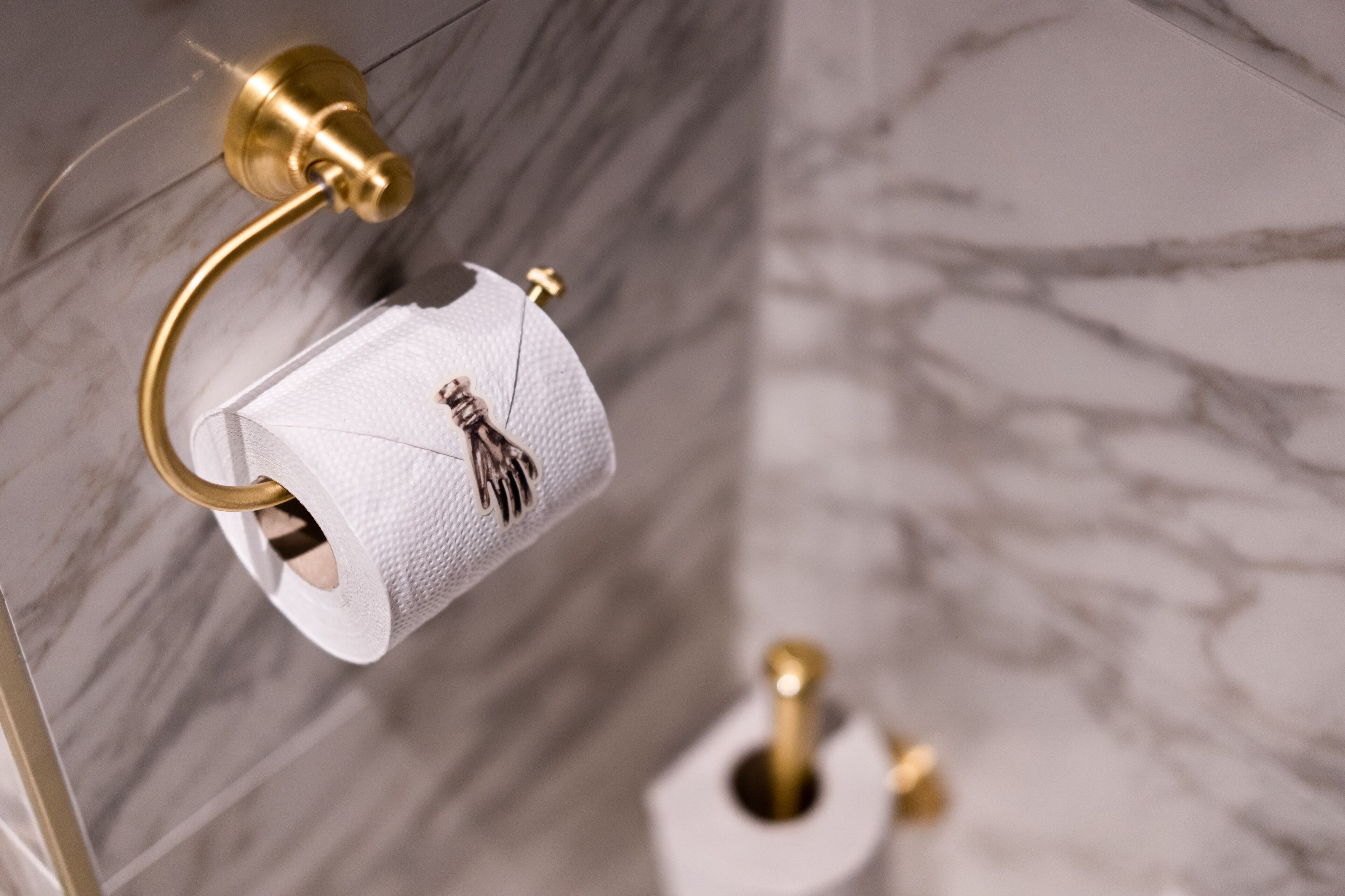 shower, rainfall showerhead, free toiletries, hair dryer