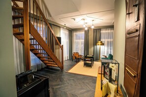 The Loft (Executive Duplex Room) | 防过敏的被褥、迷你吧、客房内保险箱、熨斗/熨板
