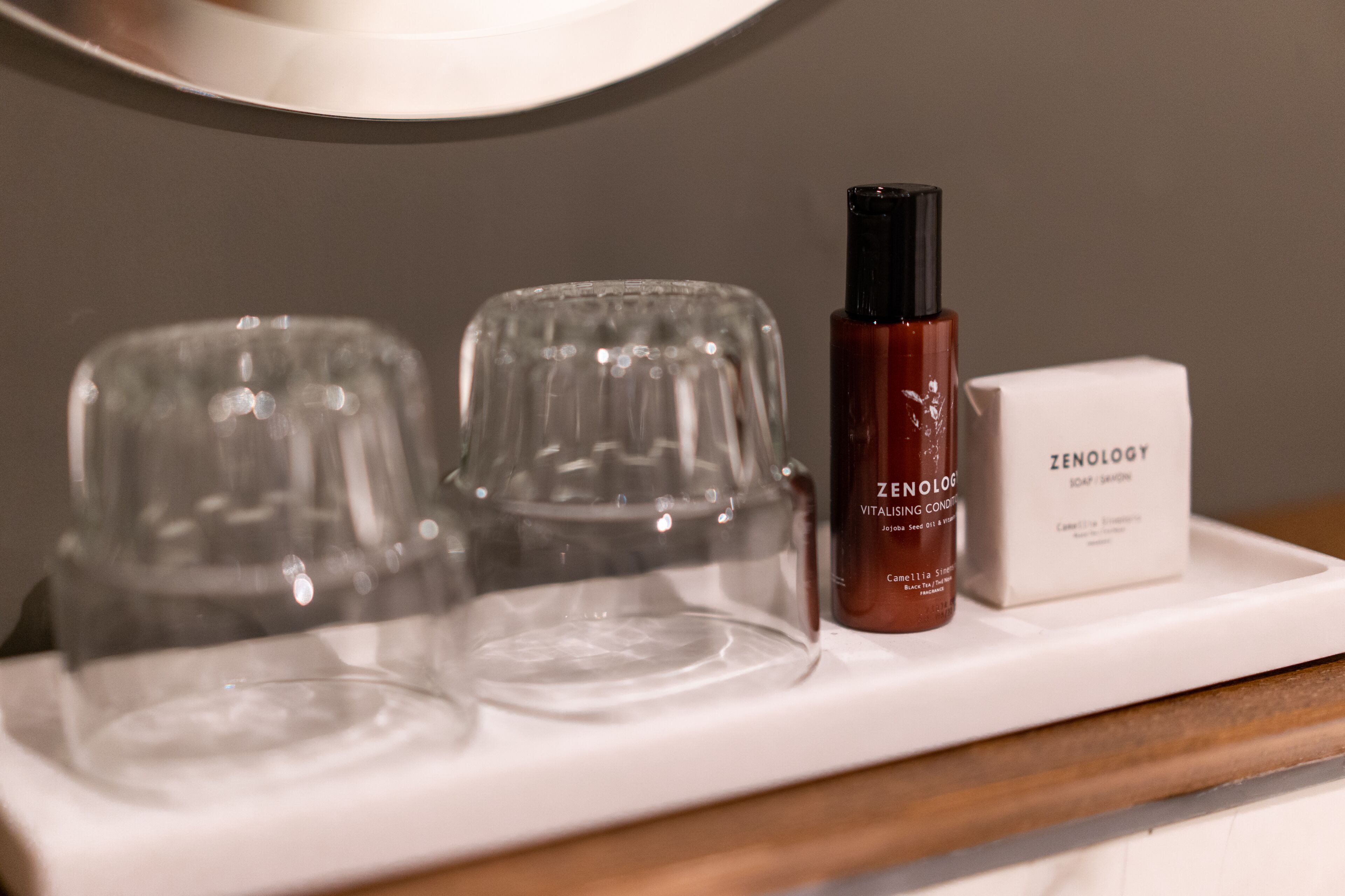 shower, rainfall showerhead, free toiletries, hair dryer