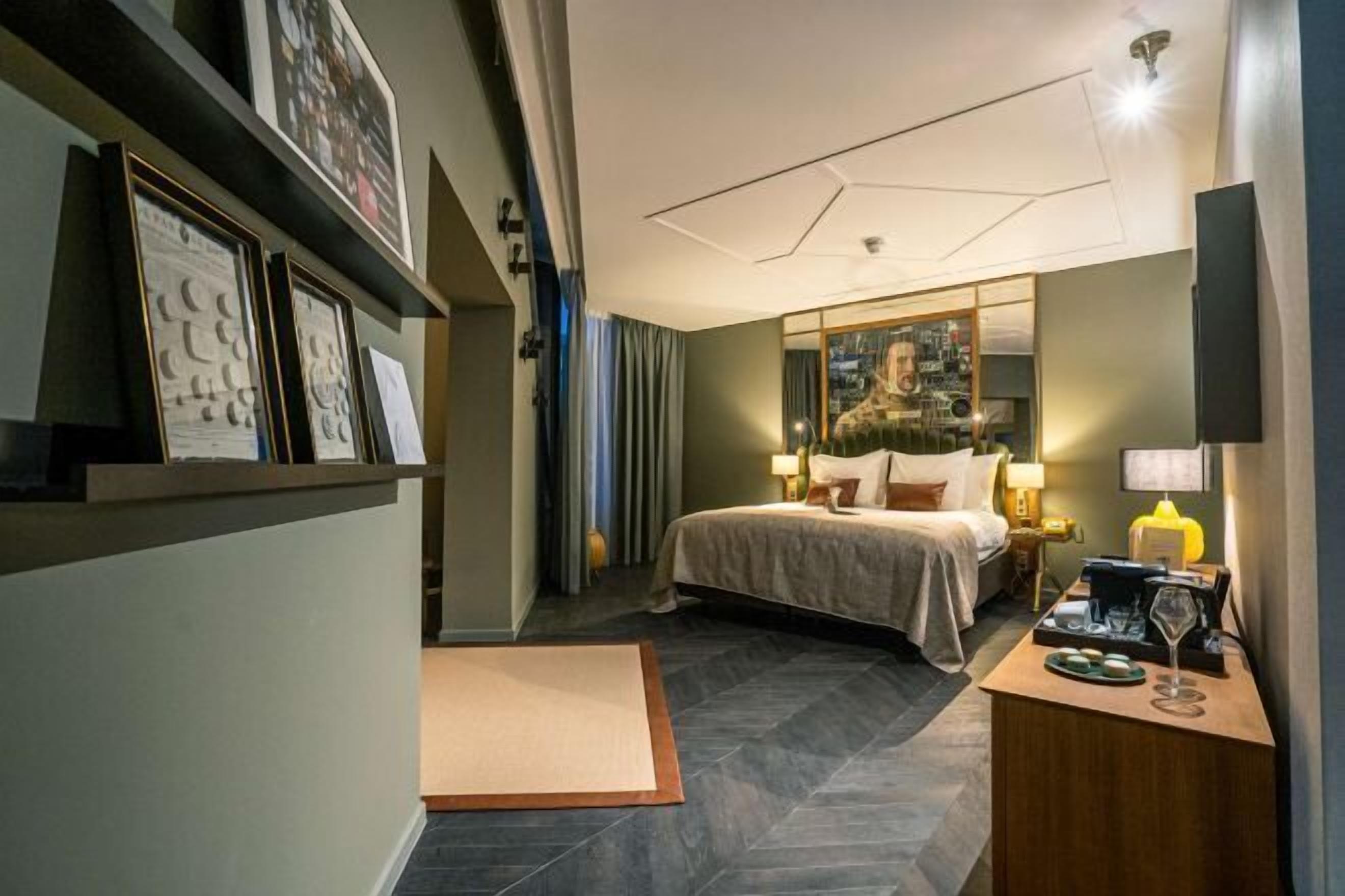 ตู้นิรภัยในห้องพัก, โต๊ะทำงาน, เตารีด/โต๊ะรีดผ้า, Wi-Fi ฟรี