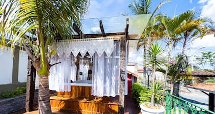 Cottage 6 Schlafzimmer, Pool, Sauna, Holzofen Carnival City zu Pferd