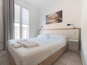 Appartement, 2 chambres, balcon, vue partielle sur la mer (Trilocale)