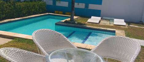 حمّام سباحة خارجي