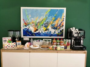 Desayuno bufé gratuito y diario