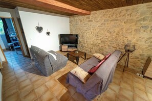 TV - ----- High Gite ------ (Codognan)