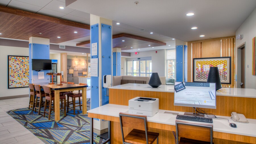 Holiday Inn Express & Suites Remington by IHG
