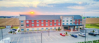 Holiday Inn Express & Suites Remington by IHG