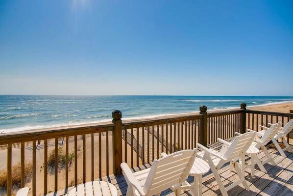 On the beach - Premier Oceanfront w/ Private Pool, Hot Tub, Elevator, Sauna, Theater, Game Room (Avon)