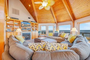 テレビ、DVD プレーヤー、書庫、プリンター