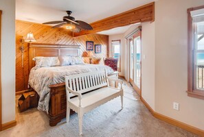 7 bedrooms, desk, free WiFi, bed sheets