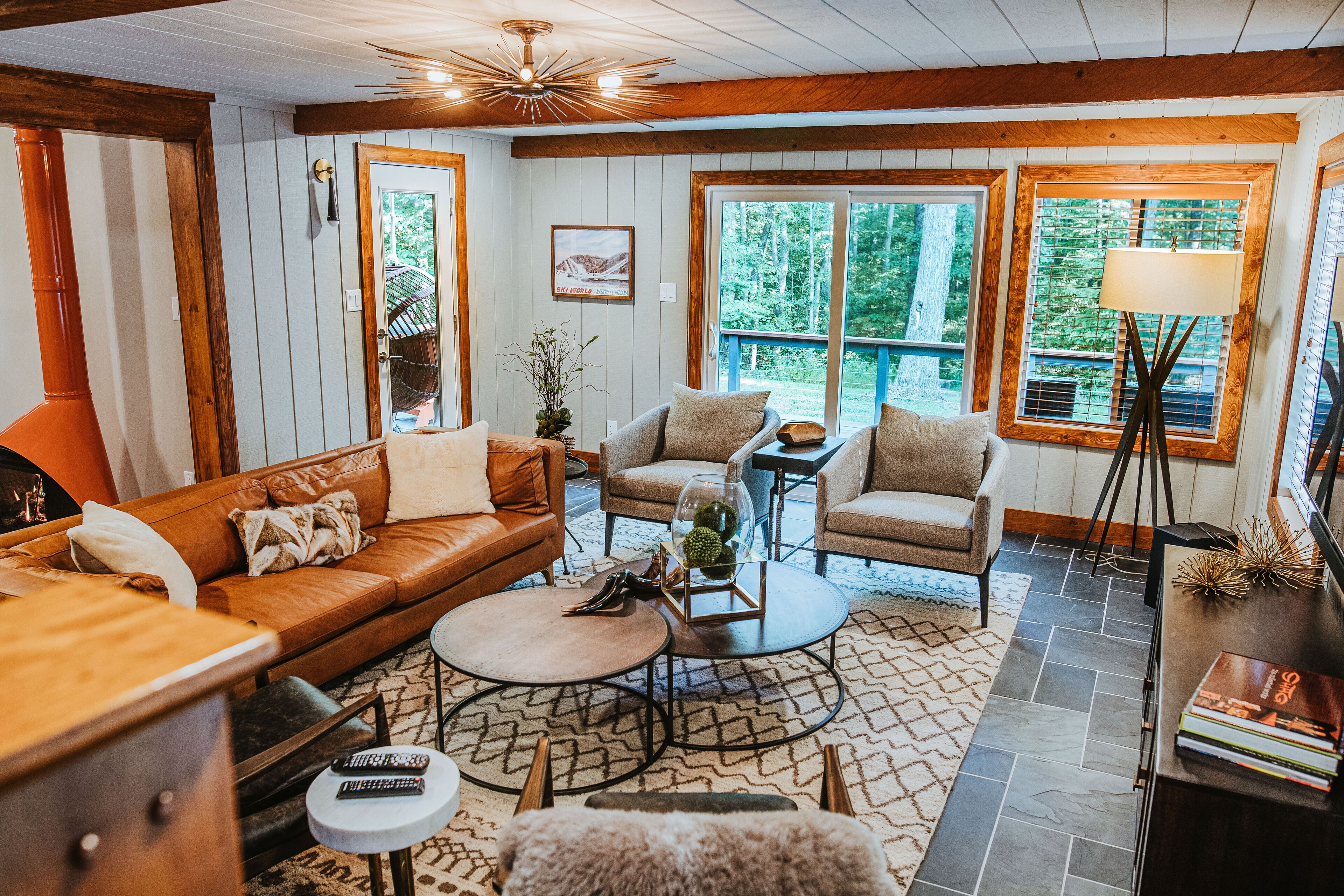 Télévision, cheminée