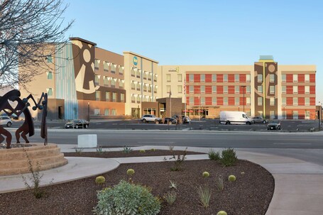 Home2 Suites by Hilton Scottsdale Salt River - Image 14