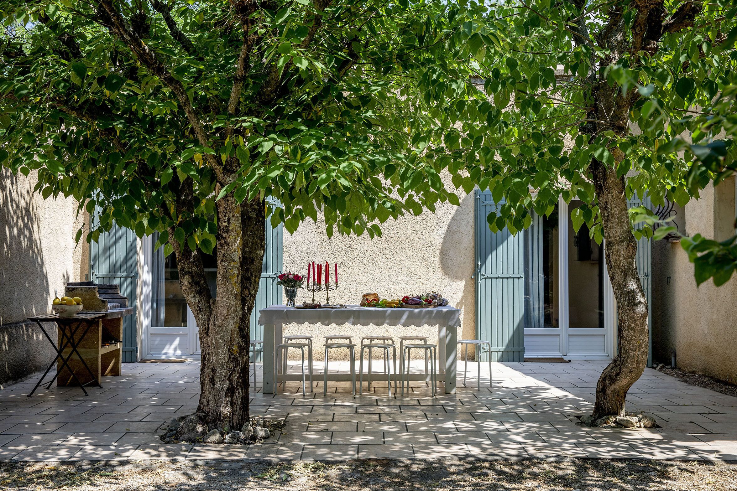 Terrasse privative, Maison des Voyageurs, Mas Saint-Gens, gîte de groupe Luberon