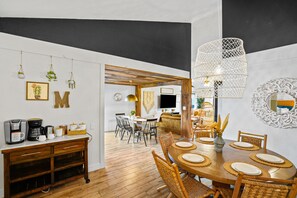 Dining - Scottsdale Retreat-Sun Soaked Pool+Golf+Cozy Nights (Scottsdale)