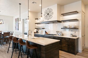 House, 5 Bedrooms | Private kitchen - Arcadia #28 'ob-la-di' (Ivins)