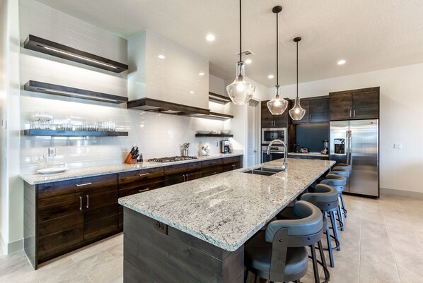 Duplex, 5 Bedrooms | Private kitchen | Microwave, oven, stovetop, dishwasher