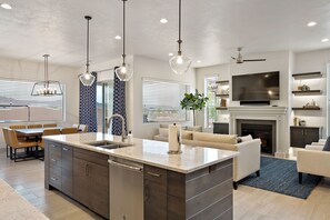 House, 5 Bedrooms | 5 bedrooms, iron/ironing board, free WiFi, bed sheets - Arcadia #29 (Ivins)