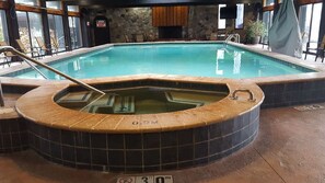 屋内プール、屋外プール