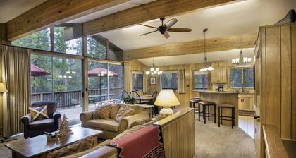 Scenic Wonders Arrow Lodge 4 Bedrooms