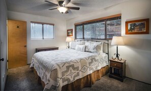 Room - Scenic Wonders Arrow Lodge 4 Bedrooms (Yosemite National Park)