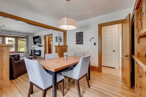 House (3 Bedrooms) | Property amenity