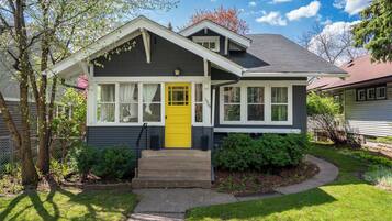 House (3 Bedrooms) | Front of property