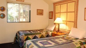 Cabin, 2 Bedrooms - Scenic Wonders Bear Crossing 2 Bedrooms (Yosemite National Park)
