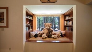 Unclassified image, 5 of 21, button - Scenic Wonders Bruin's Den 3 Bedrooms (Yosemite National Park)