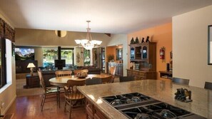 Cabin, 3 Bedrooms | Private kitchen | Fridge, microwave, oven, stovetop