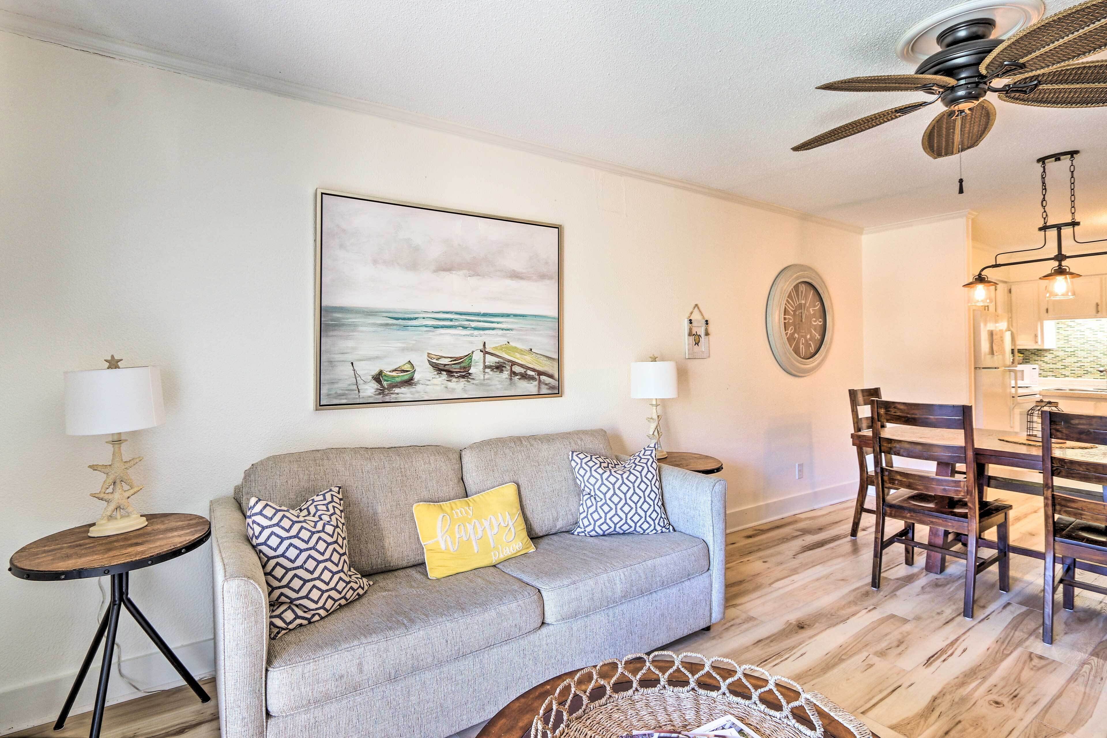Resort Condo w/ Patio - Walk to Folly Field Beach!