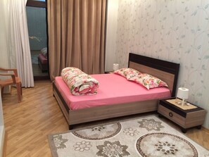 2 bedrooms, iron/ironing board, WiFi, bed sheets
