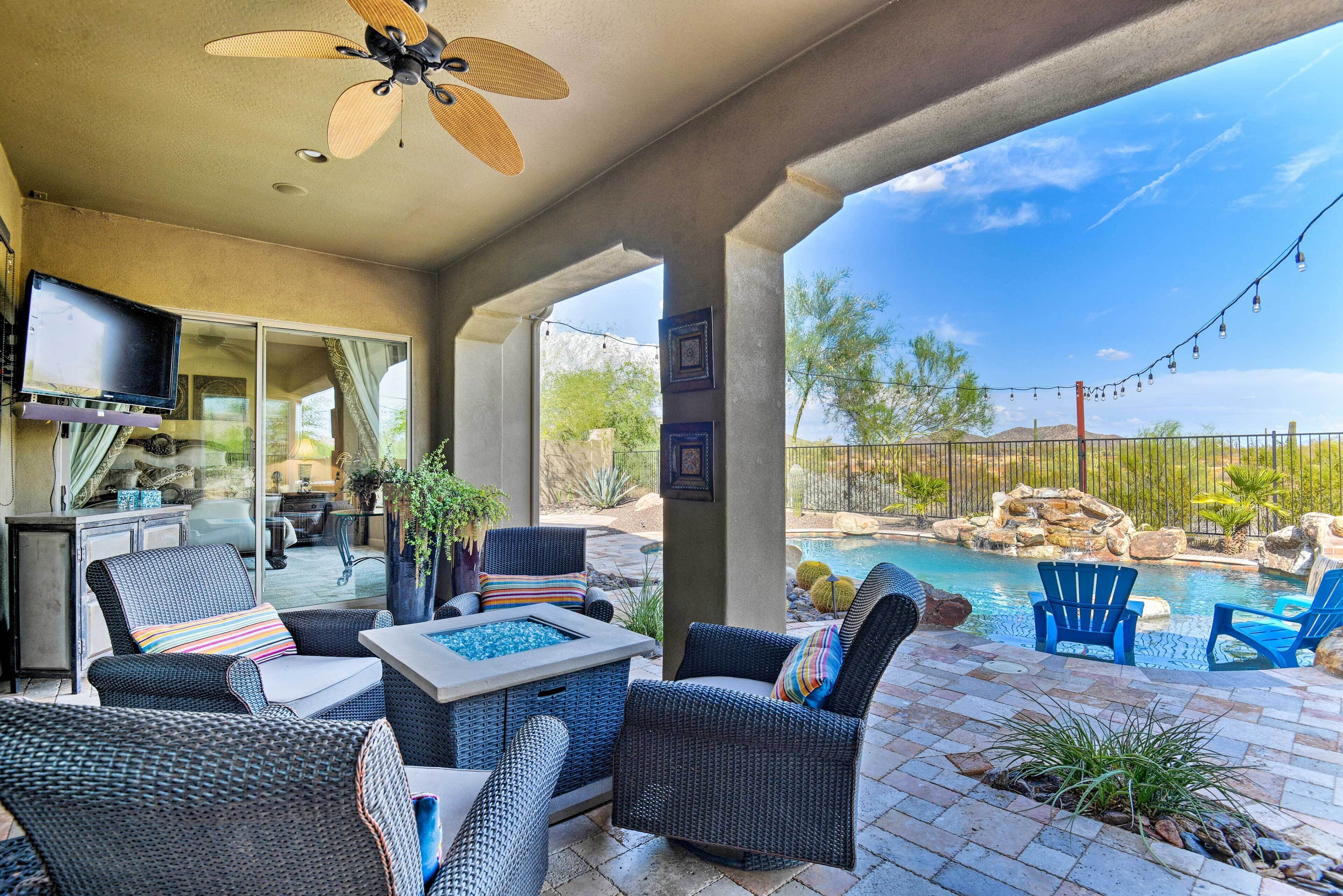 Phoenix Retreat w/ Hot Tub, Pool & Mountian Views!