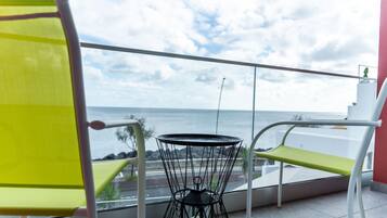 Chambre Double, balcon, vue mer | Vue depuis le balcon