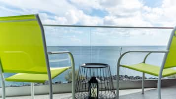 Quarto casal, sacada, vista para o mar | Vista da sacada