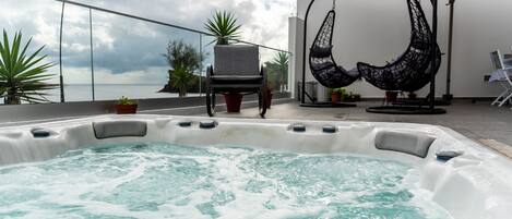 Bañera de hidromasaje exterior