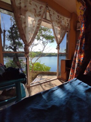 Economy Shared Dormitory | Down duvets, laptop workspace, bed sheets - Casa Tumin Tecolutla House by Rotamundos (Tecolutla)