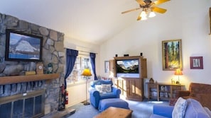 Ferienhütte, 3 Schlafzimmer | Wohnzimmer | Fernseher, Kamin, Netflix, DVD-Player
