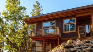 Front of property - Scenic Wonders Alpenglow 1 Two Bedrooms (Yosemite National Park)