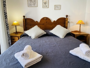 3 bedrooms, iron/ironing board, internet, bed sheets - Mar Holiday Home in Los Cristianos (Los Cristianos)
