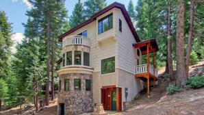 Front of property - Scenic Wonder Ahwahnichi Lodge 3 Bedroom (Yosemite National Park)