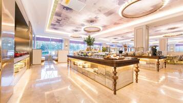 بوفيه فطور مقابل رسوم